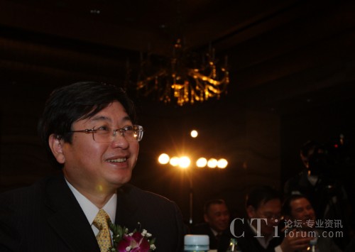  114TE񿂽(jng)¶_ĵ΢Ц