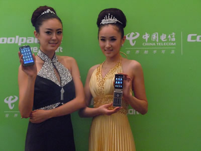 模特展示酷派大觀(guān)9930和N950