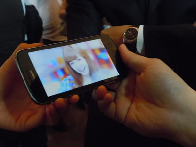 模特展示酷派大觀(guān)9930和N950